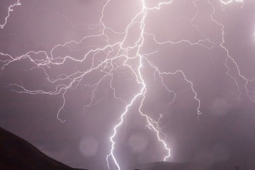 Snažno nevrijeme poharalo sjever Hrvatske: Vjetar rušio silose, stabla i krovove