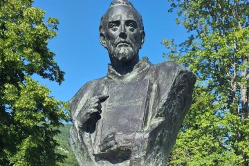 Svečano otkrivanje biste Ambroza Kacitića, prvog hrvatskog tiskara u Donjem Kosinju