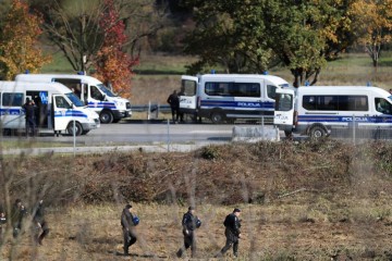 Dva Hrvata i Srbin uhvaćeni u krijumčarenju migranata