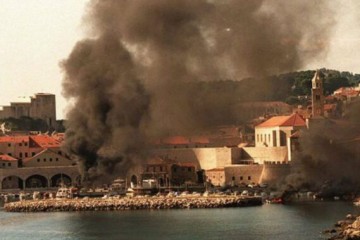 DUBROVNIK SE PRISJEĆA NAJTEŽIH DANA: Prije 30 godina počeo je žestoki napad na Grad, poginulo je 19 branitelja i civila