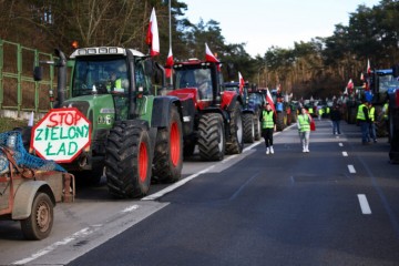 PROSVJED FARMERA    Poljoprivrednici pojačavaju pritisak na ministre koji zasjedaju u Bruxellesu
