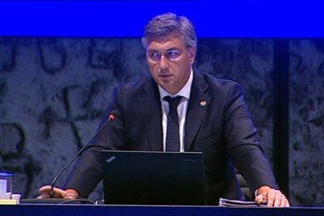 Plenković kaže da je podizanje plaće ministrima antikorupcijska mjera, no građani su sumnjičavi: “Samo će im apetiti porasti”