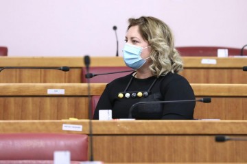 Tko je “djevojčica iz kolone” Anja Šimpraga, buduća najmlađa članica Vlade?
