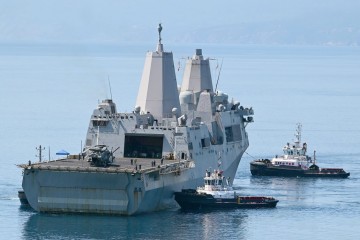 U “Lenac” na remont stigao desantni brod “Arlington” Američke ratne mornarice