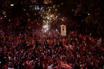 Tisuće navijača Atletica proslavile naslov prvaka u centru Madrida