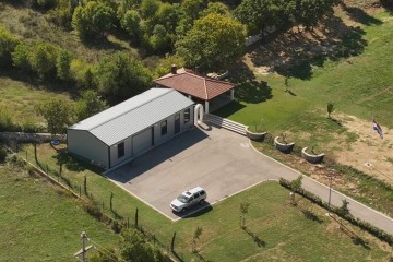 MEDIJSKA HAJKA PUKLA: THOMPSON UZVRAĆA – “ISTINA JE DRUGAČIJA!