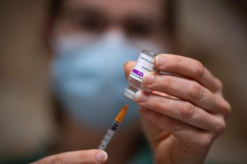 EMA o AstraZeneci: ‘Neobični krvni ugrušci bi se trebali navesti kao rijetke nuspojave cjepiva‘