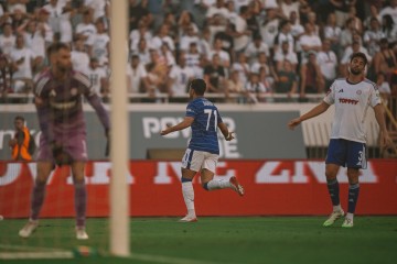 NAJVEĆI HRVATSKI DERBI Dinamo s dva eurogola srušio Hajduk na Poljudu