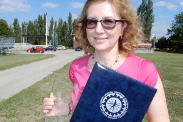 BRANITELJSKA NAGRADA SUNČANI BAŠIĆ Bašić Zatočenim Vukovarcima nosila je hranu, pisma... a da mnogi to nisu ni znali