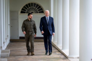 Biden pozvao Zelenskog na hitan sastanak u Washington