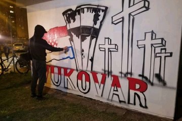Prosvjed zbog uklanjanja murala posvećenih sjećanju na Vukovar, iscrtava se novi: "Žalosno je da se tako omalovažavaju branitelji"