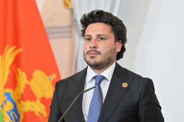 Pala crnogorska Vlada Dritana Abazovića