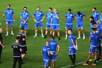 ‘Hrvatska je jaka, a ovi naši su katastrofa, loši da ne mogu biti gori! Ma niti trener nema pojma...‘