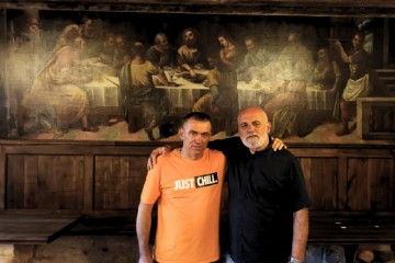 Ćipe i Pater Ike s mladima na Pašmanu: ‘Mnogo dobra majca Stipane’