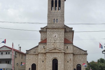 Duhovna obnova u Pakoštanima: General Gotovina među okupljenima na događaju "Za slobodu nas Krist oslobodi"