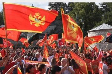 CRNA GORA STRAHUJE OD VEČERAŠNJEG PROSVJEDA! Srbija tvrdi da dolaze hrvatski ekstremisti