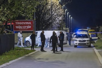 Muškarac se raznio bombom kod trgovine u Dardi