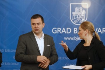 GRADONAČELNIK BJELOVARA RAZBJESNIO GRAĐANE: Ovako osuđivati narod, to mu je odmah za jednu ‘šamarčinu’!