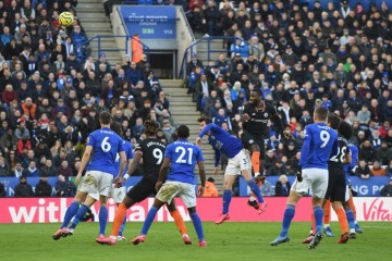 'Bomba' s 'Otoka'; Englezi mijenjaju i neka pravila na nogometnim utakmicama kako bi završili sezonu i olakšali samim igračima