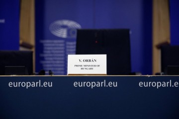 Europarlamentarci traže konkretno djelovanje protiv Mađarske i Poljske, čak i sankcije