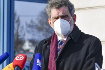 Ministar Fuchs otkrio koji će učenici pohađati nastavu u školama, a koji ostaju kod kuće