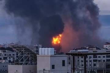 RAT NA BLISKOM ISTOKU  Izrael izveo stotine napada na Gazu, Palestina uzvratila udarima na Tel Aviv, najmanje 35 poginulih