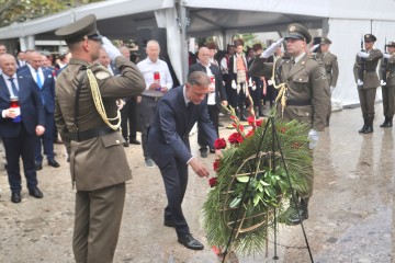 Jandroković položio vijence na spomen obilježjima na Golom otoku i Sv. Grguru