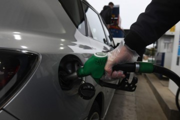 PONOVNO ŠOK! Od utorka značajno poskupljenje cijena goriva?