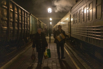 Posljednji vlakovi iz Hersona: 'Oslobođeni' grad evakuiran dok ruska artiljerija gađa