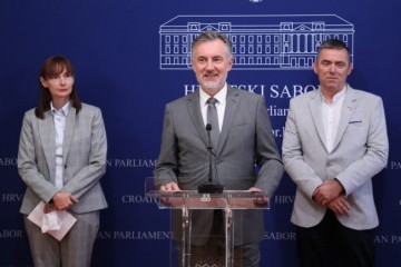 (VIDEO) Domovinski pokret podržao Narod odlučuje oko ponovnog brojanja potpisa zbog USKOK-a u Ministarstvu uprave