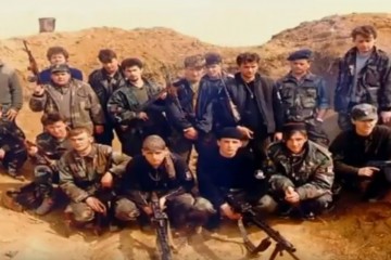 (VIDEO) 1. ožujka 1992. Vinkovci – u nikada razjašnjenoj eksploziji poginula tri HOS-ovca, a 11 teško ranjeno