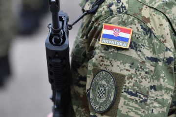 Najavljen prosvjed protiv uvođenja vojnog roka na trgu bana Jelačića. Organizator najavljuje i tužbe