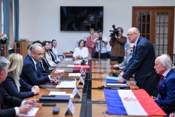 Istekao rok za kandidature, od danas službeno kreće kampanja