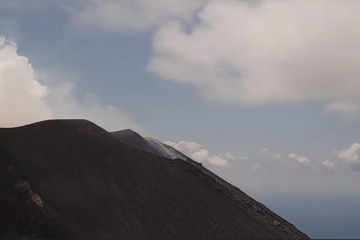 KAKVA STRESNA NOĆ NA ISLANDU! Tlo je podrhtavalo punih 20 minuta, a onda ih je pogodio niz potresa