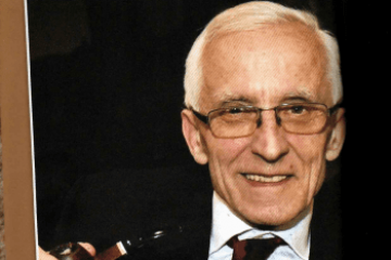 Predstavljena zbirka pjesama generala  Ivana Tolja „Slova moja“ u prepunom Vijencu na Kaptolu