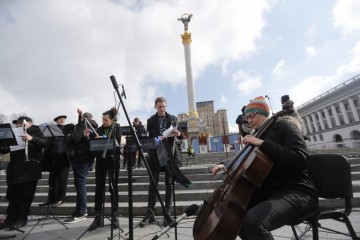Dok se steže ruski obruč oko Kijeva, iz tog grada stižu snimke neobičnog koncerta