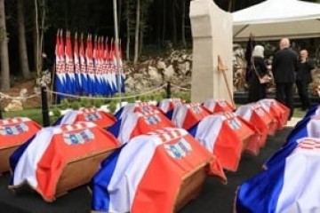Posljednji ispraćaj 814 žrtava iz jame Jazovka: "Iz provalije se uzdiže nada u istinu i pravednost"