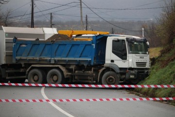 ESKALACIJA NAPETOSTI Priština u ponoć zatvorila najveći granični prijelaz sa Srbijom: Tisuće Kosovara koji idu na odmor u problemu