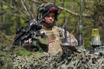 Latvija vraća obavezni vojni rok