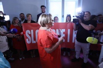 Izbila svađa u Saboru, Željka Markić stala pred SDP-ovce: 'Postupate nedemokratski'