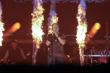 Dok Split i Zagreb narodski brane hrvatstvo, Zagreb politički zagovara jugoslavenstvo i globalizam