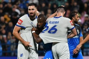 VIDEO Bizarna snimka iz VAR sobe. Dinamu krivo poništili gol, a sudac govori: 'Crknut će!'