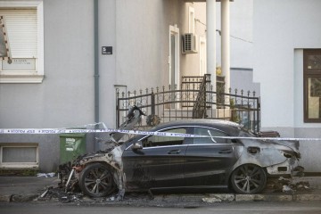 VIDEO Mercedes djevojke (25) u Zagrebu namjerno su zapalili, snimile su ih nadzorne kamere