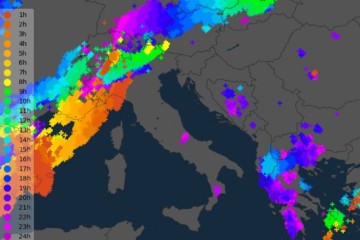 Pogledajte kakva se oluja približava Hrvatskoj: ‘Brojimo čak 300.000 munja na ovoj frontalnoj liniji u posljednja 24 sata’