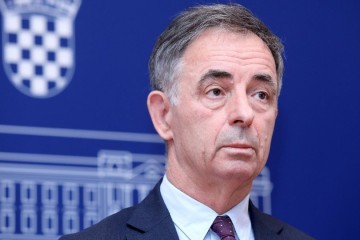 MILORAD PUPOVAC: Vučićev poziv Srbima? Svi bi trebali imati osjećaj slobode da, uz zastavu RH, razviju i srpsku trobojku‘