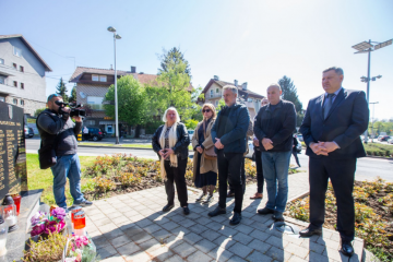 Škoro odao počast liječniku kojeg su ubili srpski vojnici: Protiv njegova parka bili su oni koji bi svjetskim zločincima vraćali imena trgova i ulica u Zagrebu