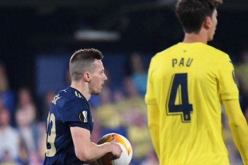 Ništa od polufinala: Dinamo pružio hrabar otpor Villarrealu, ali VAR i jeftini golovi koštali su Modre