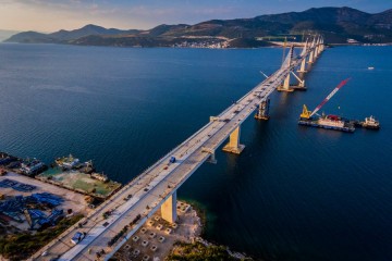 Miniranje nije uspjelo, ali ronioci jesu: Riješen je veliki problem na gradilištu Pelješkog mosta