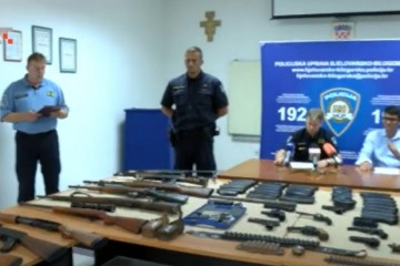 ZAGORSKI TROJAC NAIVNO PAO U KLOPKU! Policajcu pokušali prodati oružje vrijedno 300 tisuća eura