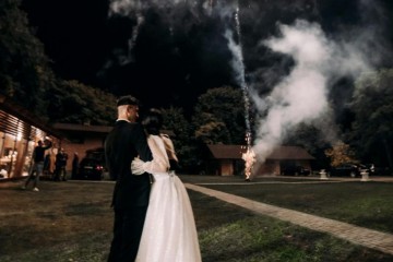 Novi incident sa signalnom raketom: Gošća na vjenčanju u Makarskoj teško stradala